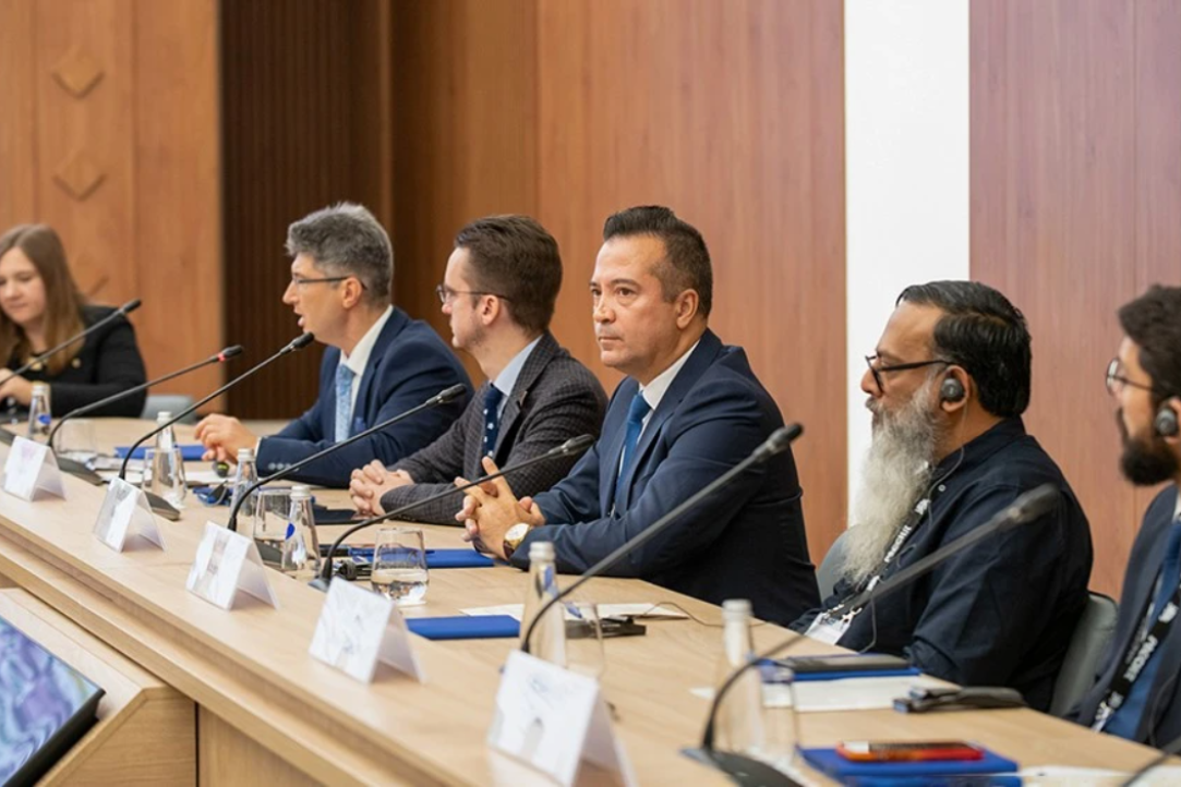 «Будущее не угадывают — его создают»: эксперты ВШЭ — о трендах и сценариях XXI века Иллюстрация к новости: «Будущее не угадывают — его создают»: эксперты ВШЭ — о трендах и сценариях XXI века